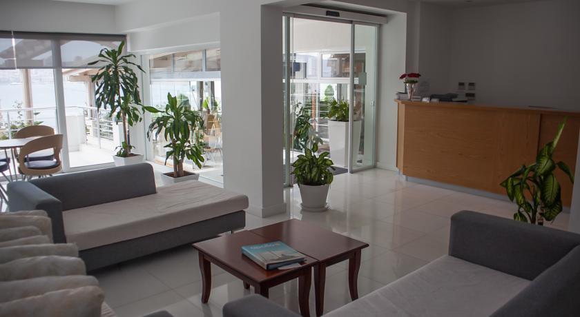 Hotel Agimi Sarandë Exteriör bild