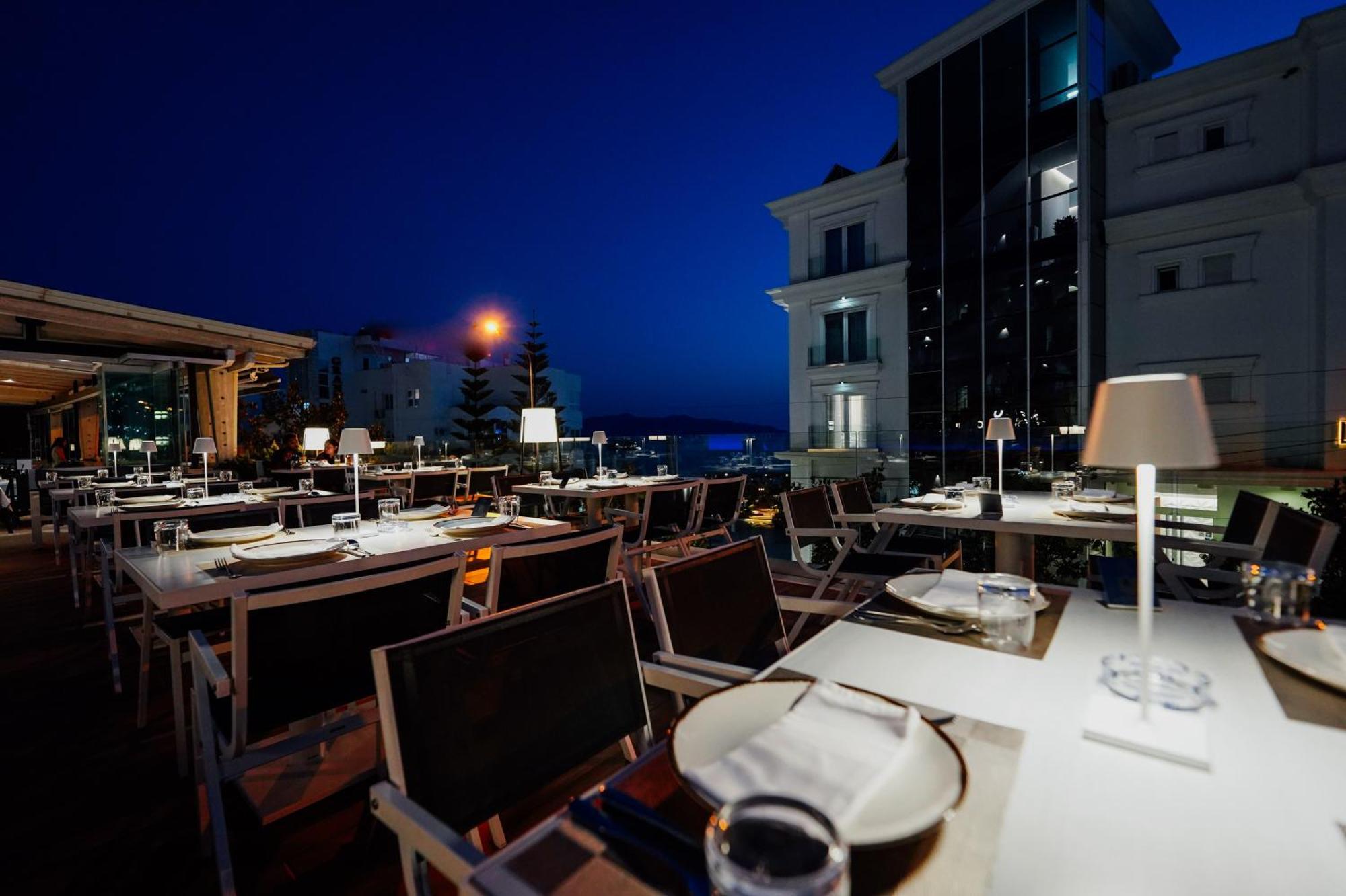 Hotel Agimi Sarandë Exteriör bild