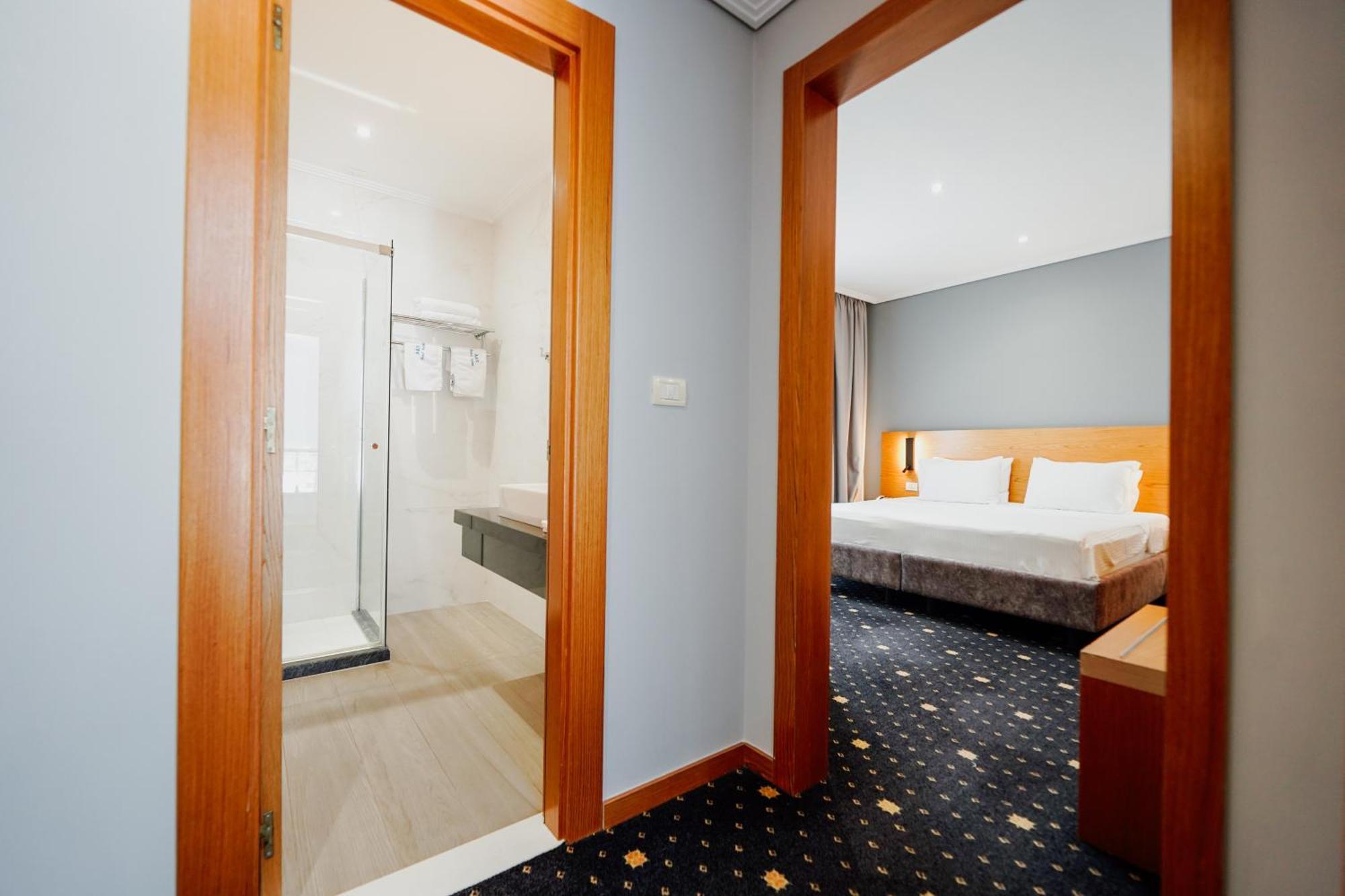 Hotel Agimi Sarandë Exteriör bild