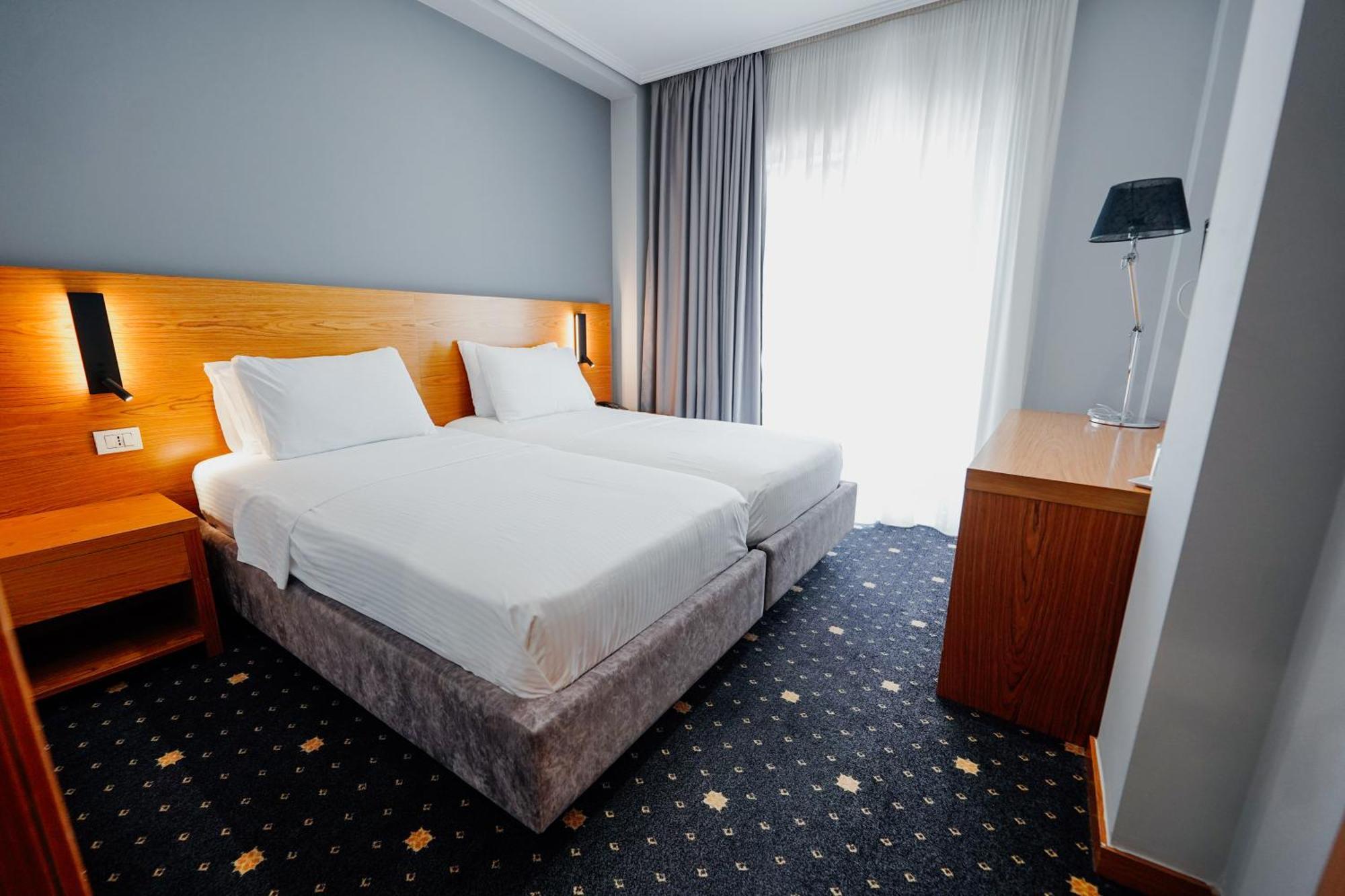 Hotel Agimi Sarandë Exteriör bild