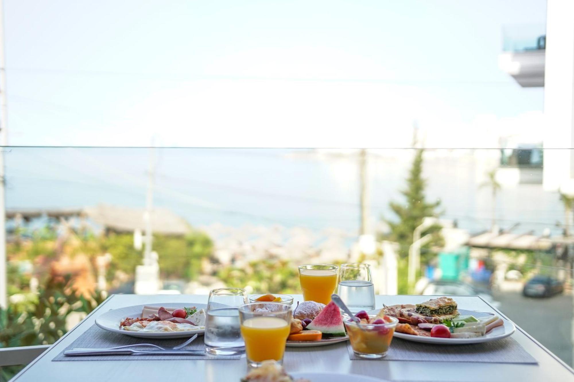 Hotel Agimi Sarandë Exteriör bild