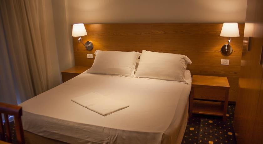 Hotel Agimi Sarandë Exteriör bild