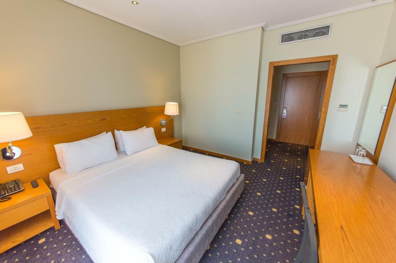 Hotel Agimi Sarandë Exteriör bild