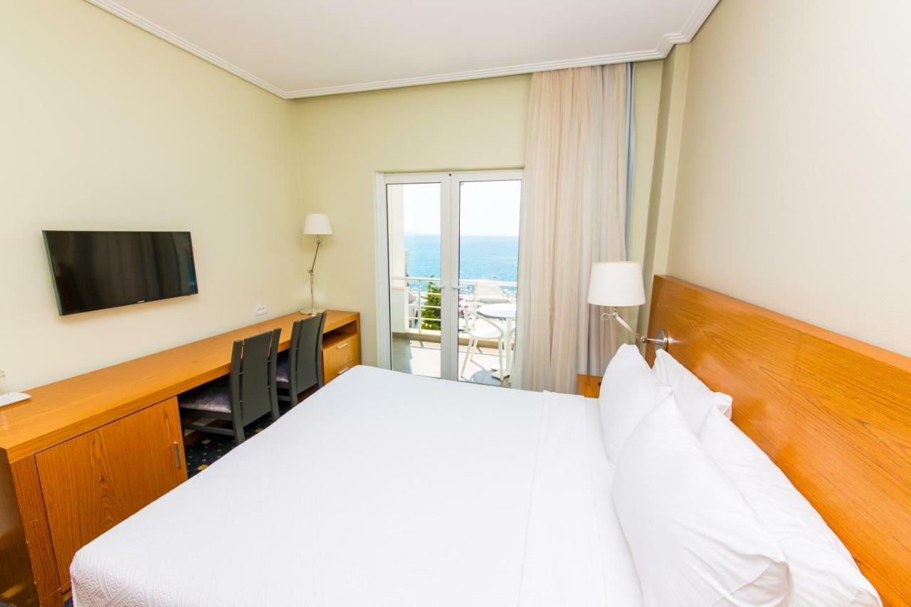 Hotel Agimi Sarandë Exteriör bild